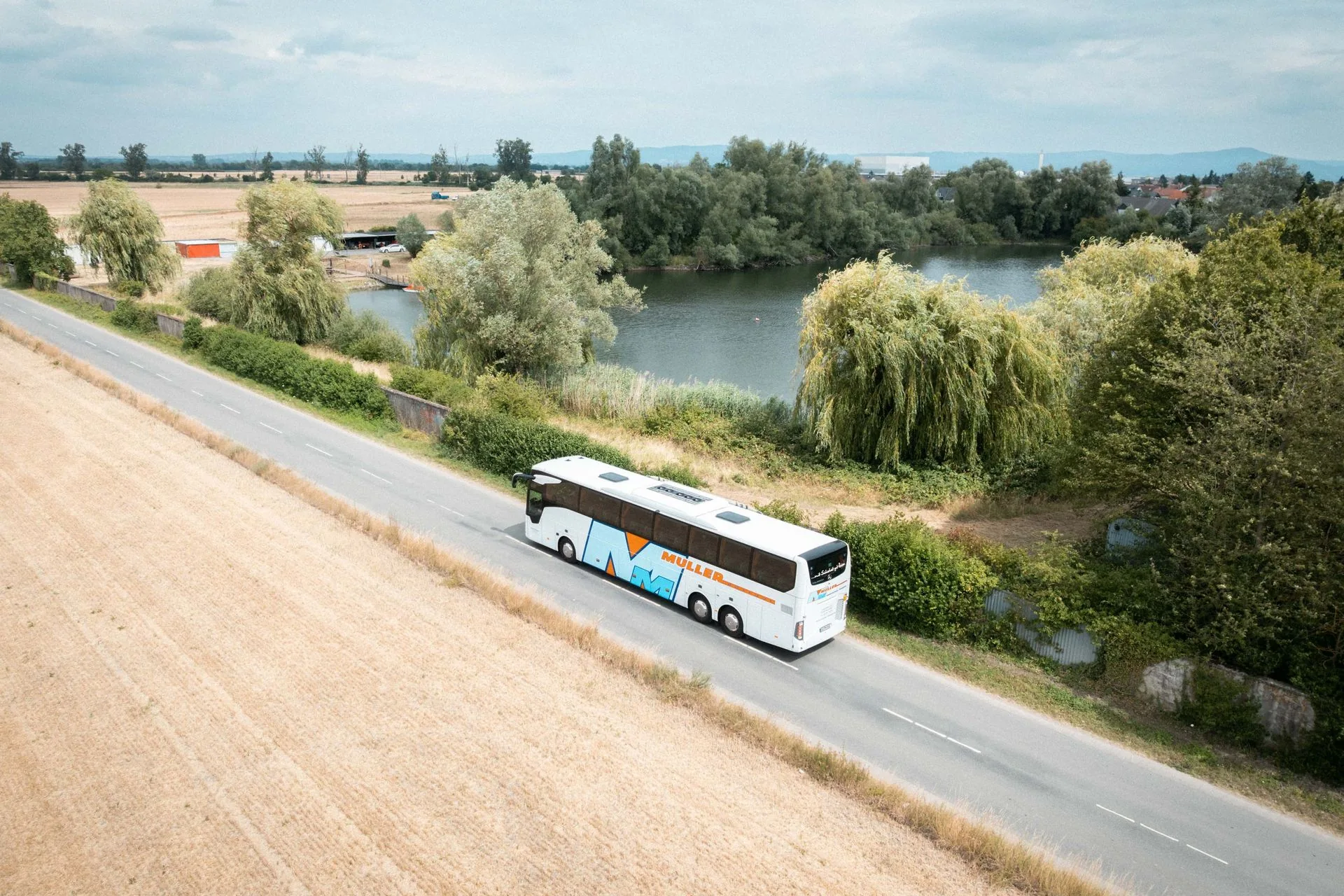 Reisebus am See – komplette Gruppenreisen aus einer Hand