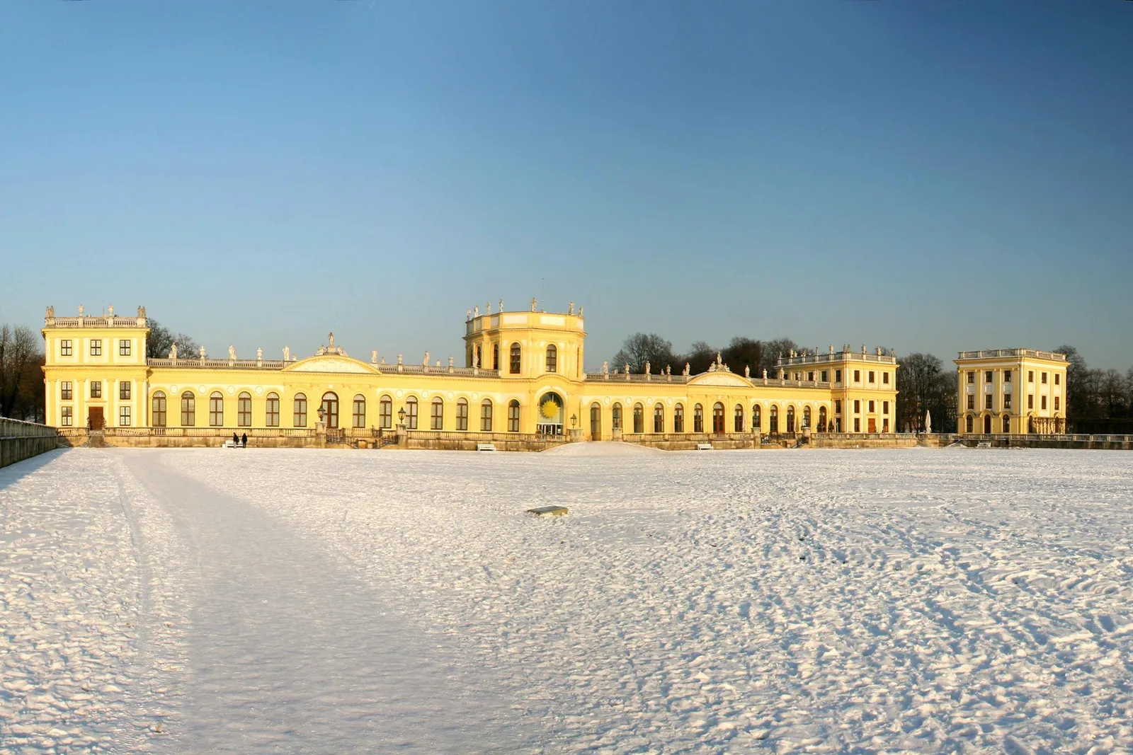 Winterzauber vor der Orangerie in der Kasseler Karlsaue